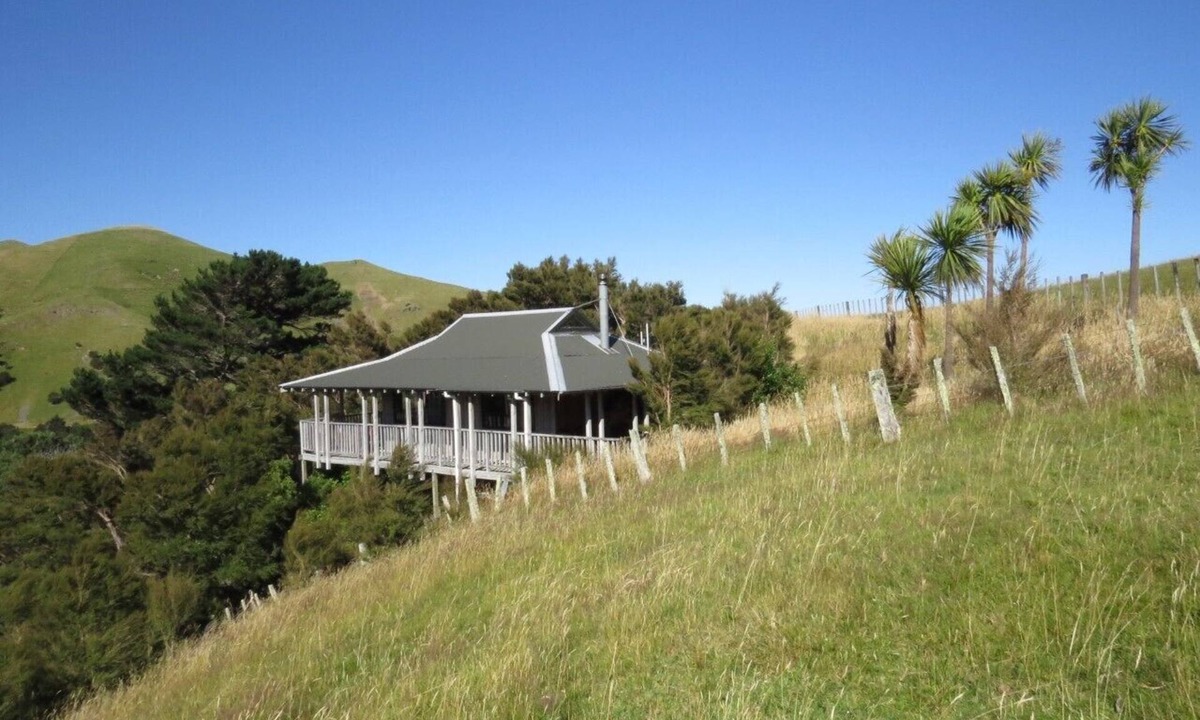 Solway Cottage | Beautiful cottage with mountain views,- unique , private, treetop seclusion.