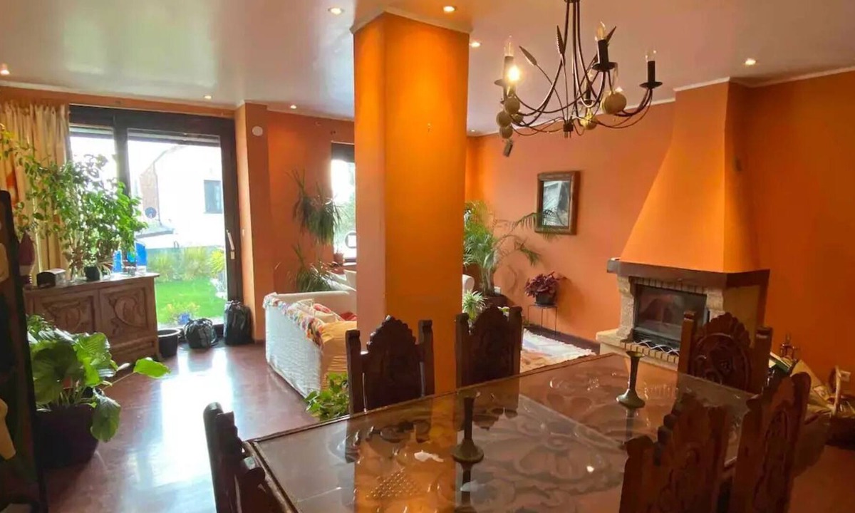 Dilbeek Villa | Beautiful Mexican Villa in Residential Area