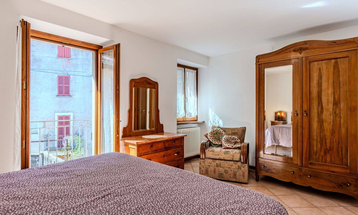 Claino Con Osteno House | Beautiful private villa for 5 guests with WIFI, balcony and pets allowed