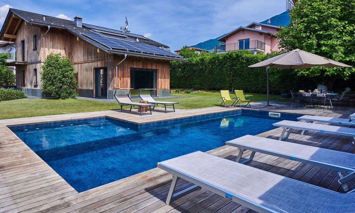 Colico Piano Villa | Beautiful private villa with hot tub, WIFI, private pool, A/C, TV, patio and pets allowed