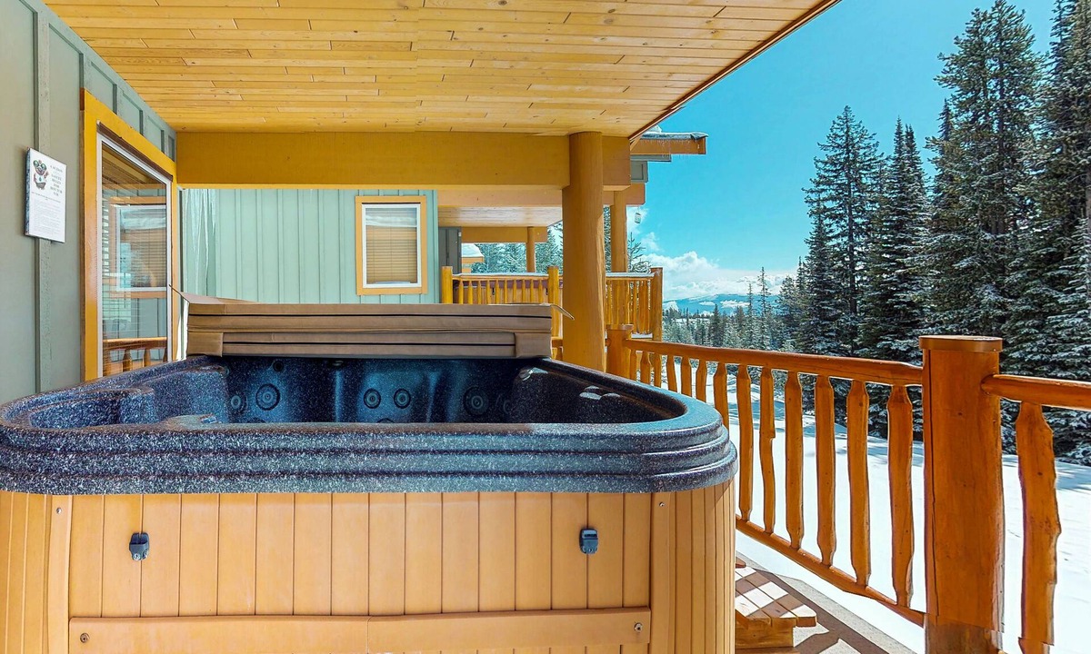 Snow Pine Estates House | Beautiful ski-in/ski-out townhome with hot tub & balcony - walk to the Village