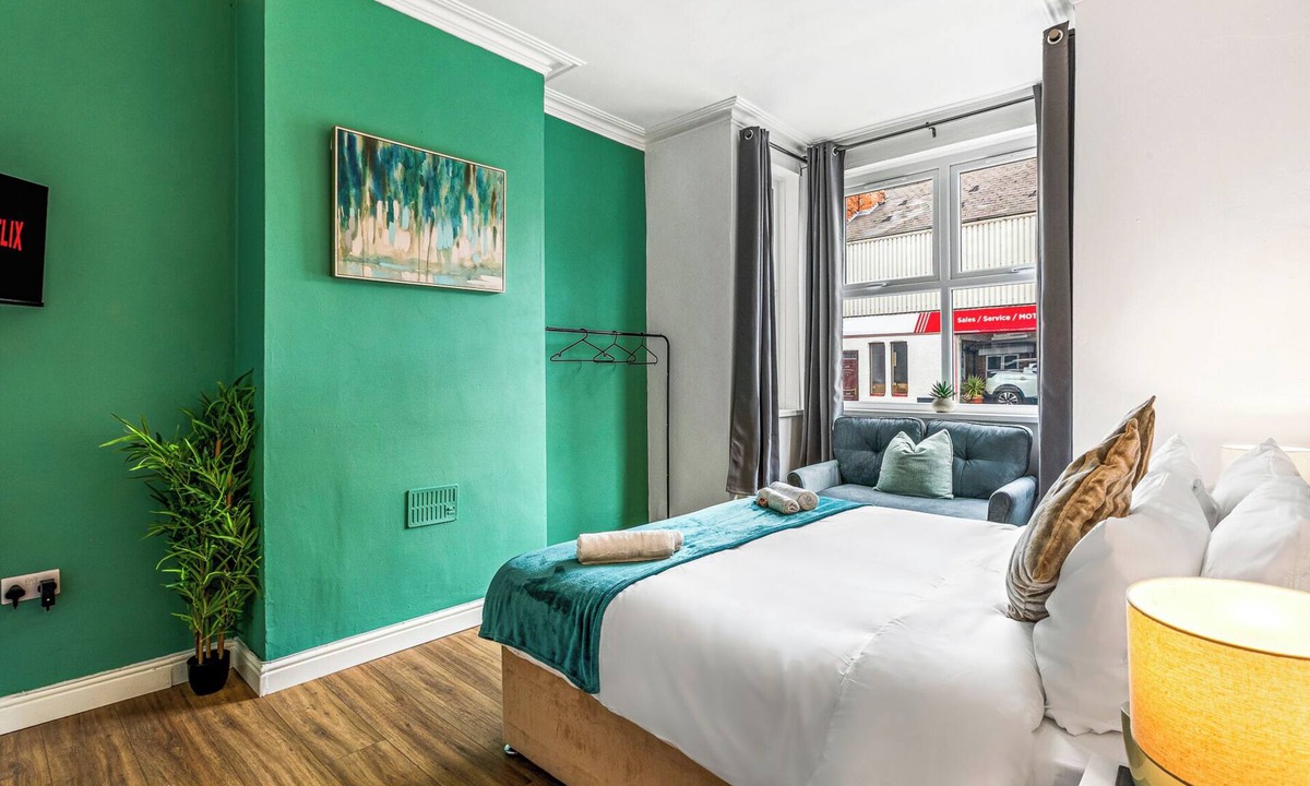Derby House | Big Beds | Smart TVs | Ultra Fast Wi-Fi | Sleeps 6