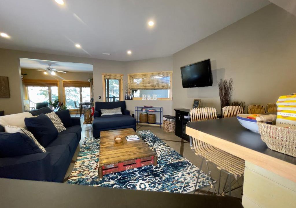 Eagle Terrace House | Blanchard Mountain BnB