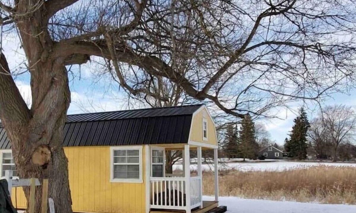 Washtenaw County House | Blue Door Guest House, a tiny rustic haven on the edge of a big field. Pets <3!