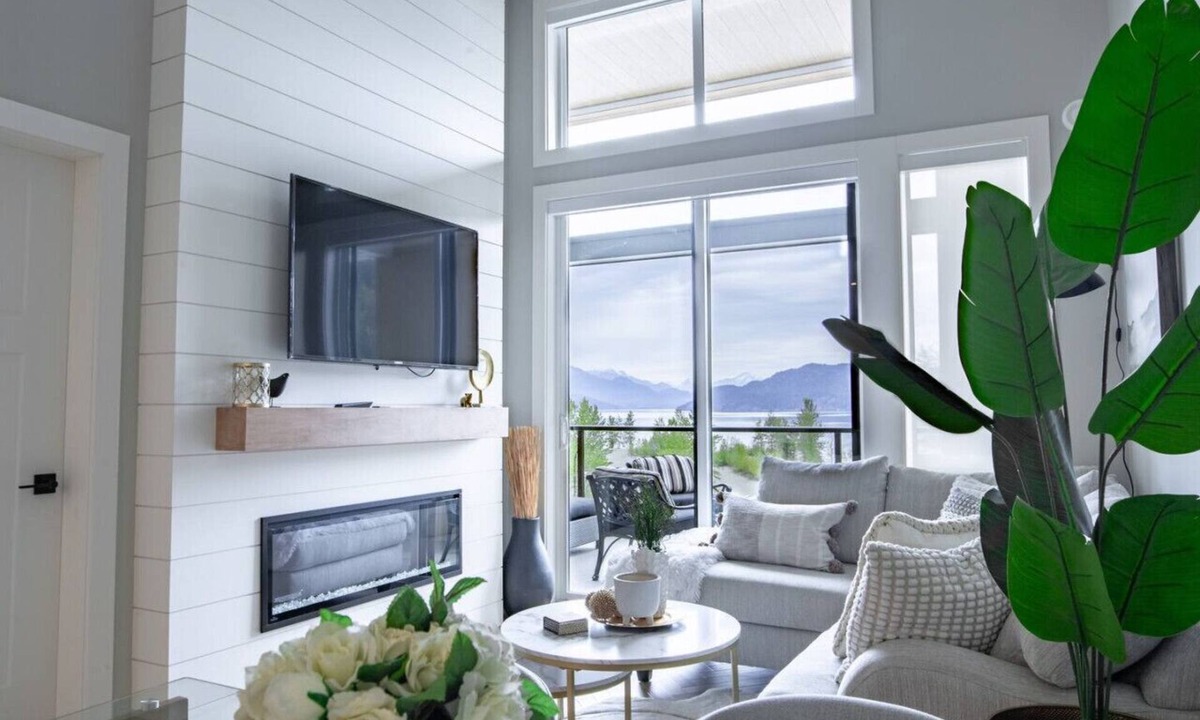 Harrison Hot Springs Condo | Brand New Penthouse with Lake & Mtn Views