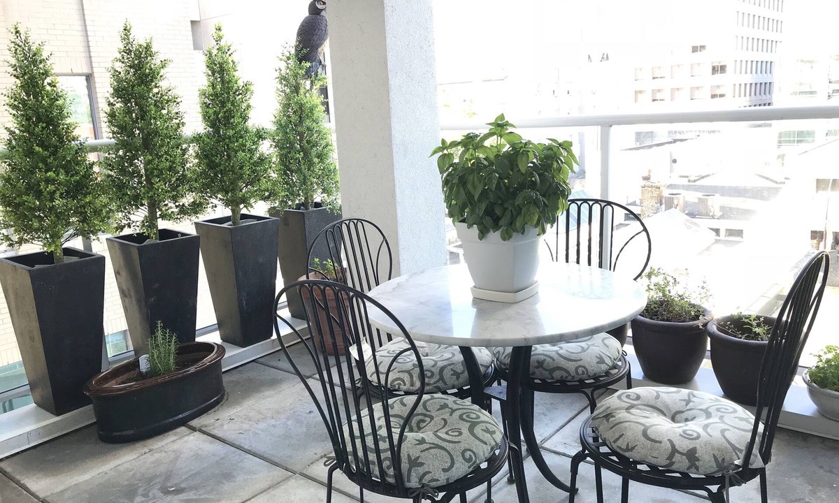 Downtown Victoria Condo | Bright and airy 2bed/2bath condo in the heart of downtown Victoria