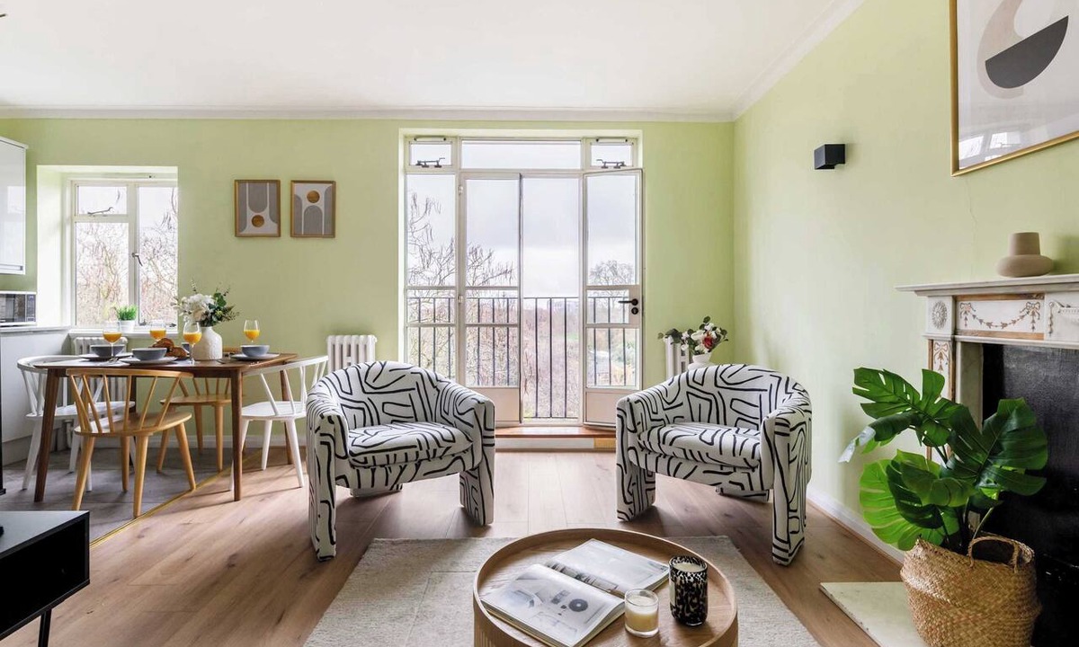 Lancaster Gate Apartment | Bright and Spacious 1BR Overlooking Hyde Park