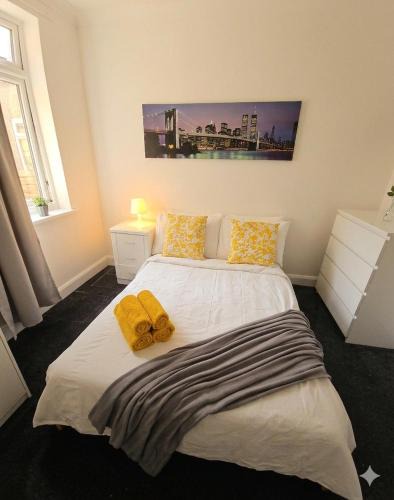 Canning Town House | Budget Double Room for Short Stays and Contractors