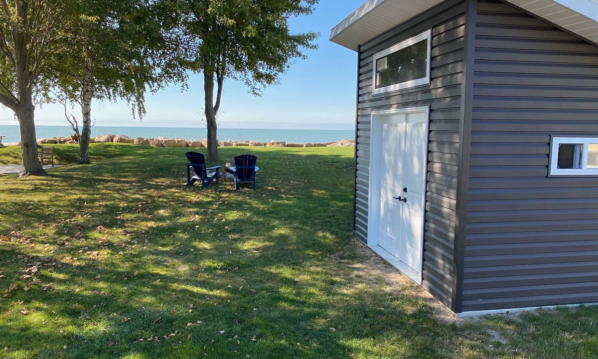 Leamington House | Bunker by the Bay - Perfect Couples Getaway