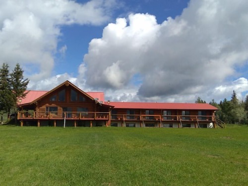 Lac La Hache Bed & Breakfast | Cariboo Log Guest House