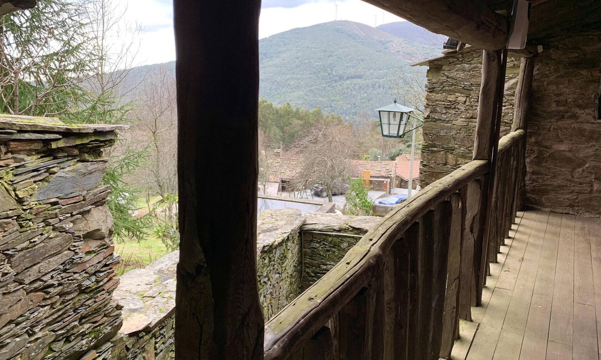 Lousa House | Casa do Tanque - the charm of the shale