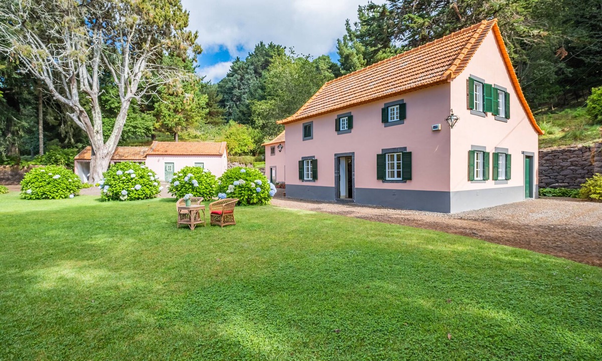 Camacha Cottage | CASA DOS CASTANHEIROS - Charming countryside Cottage