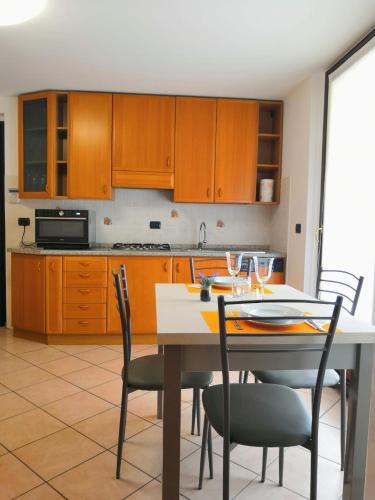 Cantu Apartment | Casa Friz - between Como and Milan, with AC and parking