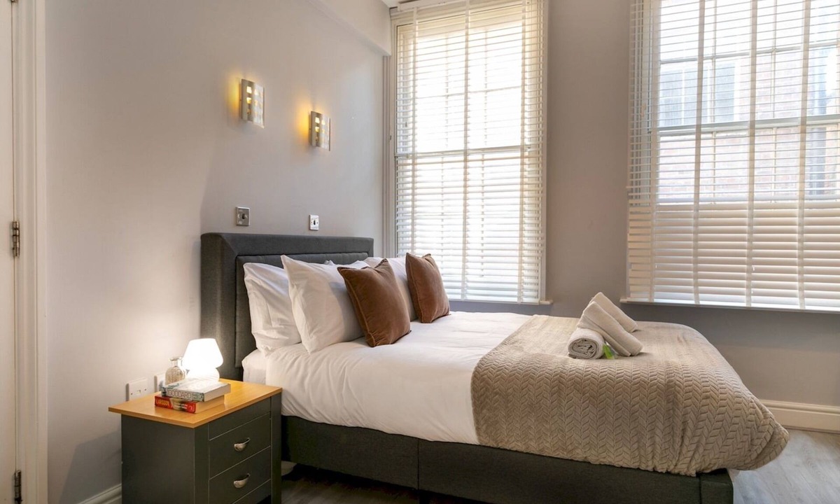 Nottingham City Centre Apartment | Central Gem | Plush Beds -Walk to Attractions! - Pass the Keys