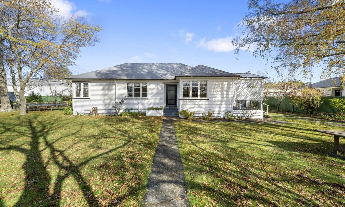 Greytown House | Centrally Located - Greytown Holiday Home