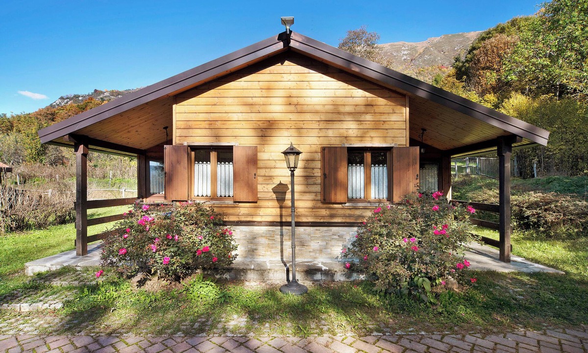 Barzio House | Chalet "Casa Bucaneve" with Mountain View, Wi-Fi & Garden