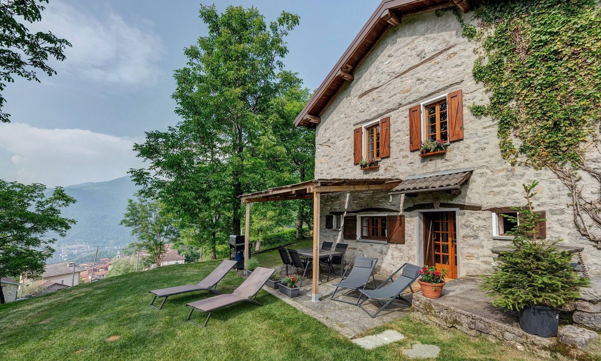 Occagno Ski Chalet | Chalet 'Casa di Nini' with Private Terrace, Garden, and Wi-Fi