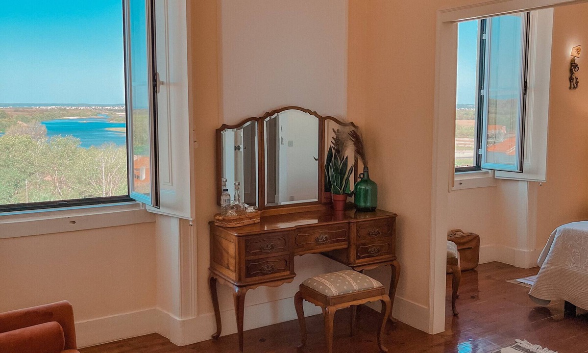 Santa Iria da Ribeira de Santarem Ski Chalet | Chalet Santa Iria - Charming House 2 rooms with river view