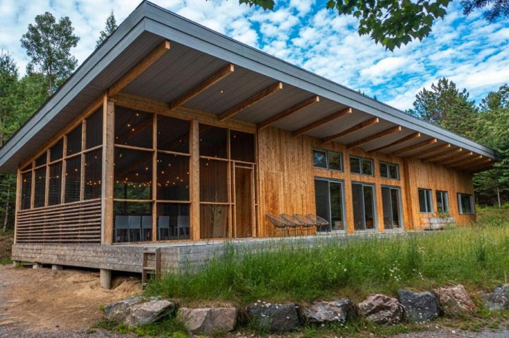 St-Adolphe-d'Howard Ski Chalet | Chalet Scandinavian in à Saint-Adolphe-dHoward - Les Laurentides - Quebec - Canada