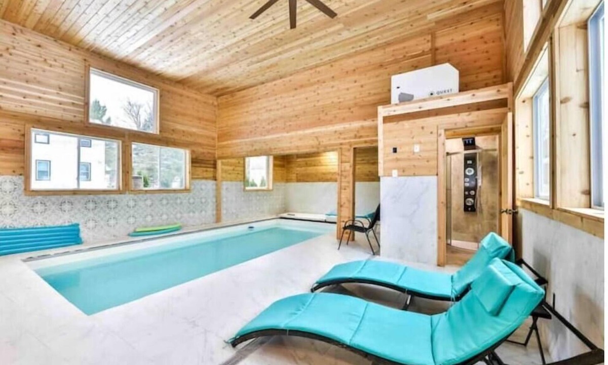 Hunter Ski Chalet | CHALET with INDOOR POOLHOUSE base of HUNTER mountain