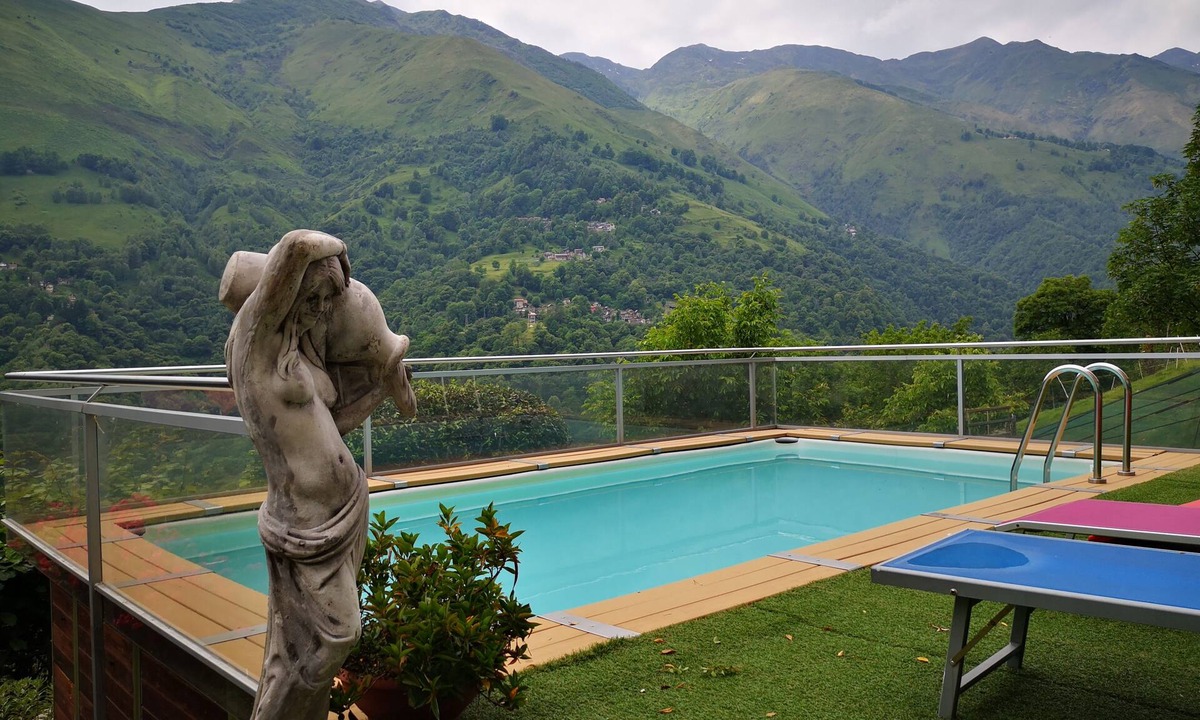 Garzeno House | CHALET WITH POOL FOR 2 PEOPLE IN VALLEY ALBANO