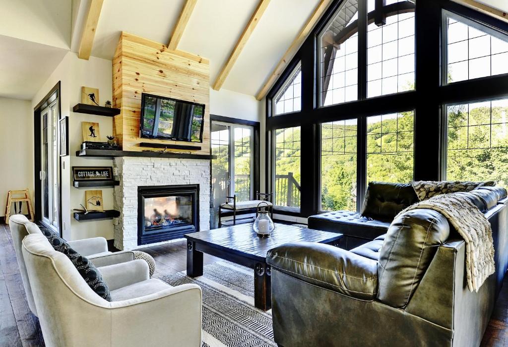 Stoneham Ski Chalet | Chalets Alpins -13 Chemin des Skieurs