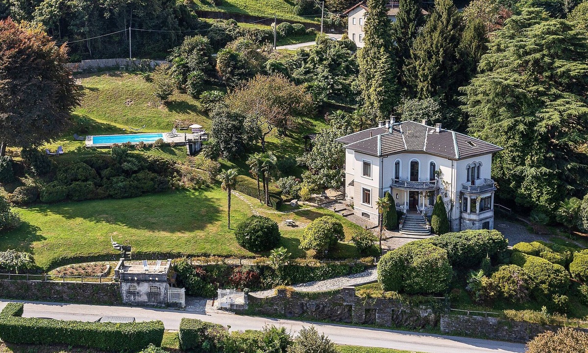 Stresa Villa | Charismatic villa with pool and truly outstanding views! - Villa La Brisina
