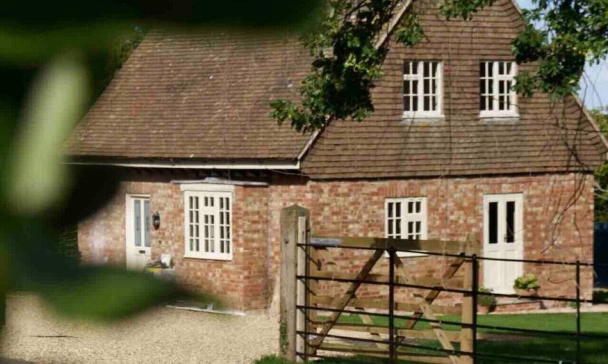 Old Somerby Cottage | Charming 2-bed countryside retreat with fireplace and walks