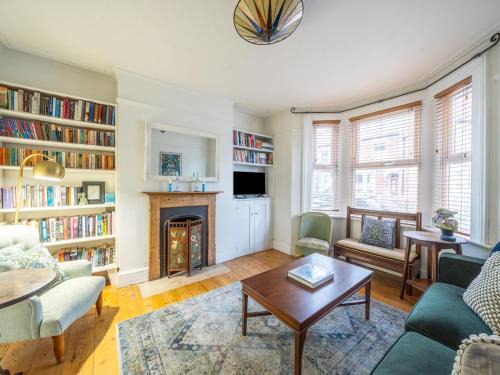 Oxford House | Charming 4BR Victorian Townhouse - Central Oxford - Pass the Keys