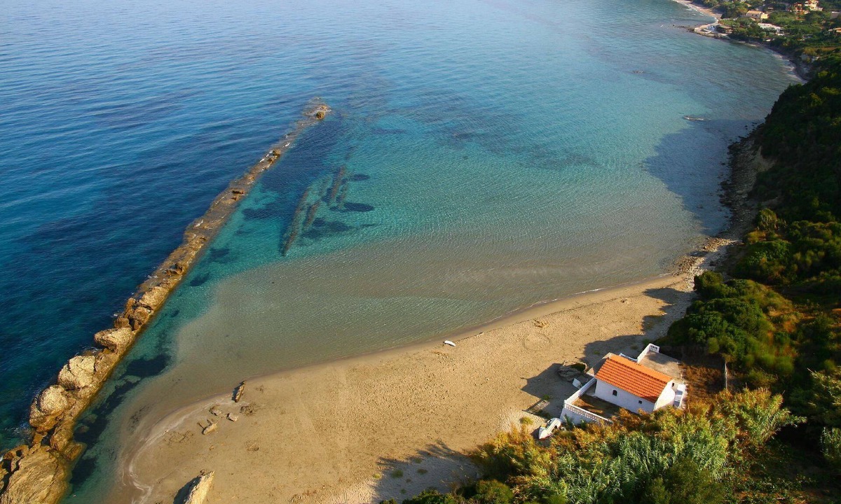 Dafnata House | Charming stone house in Agios Matheos