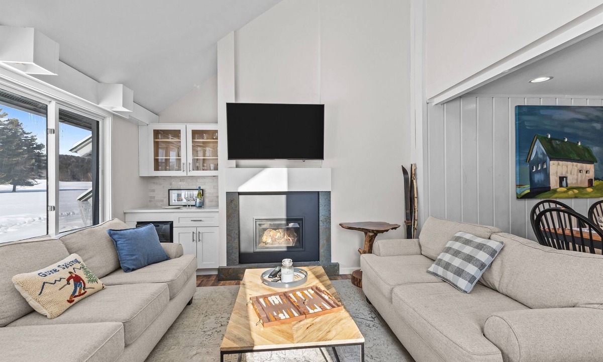 Stowe Area Condo | Charming, sunny 3‑bedroom Village Green Condo