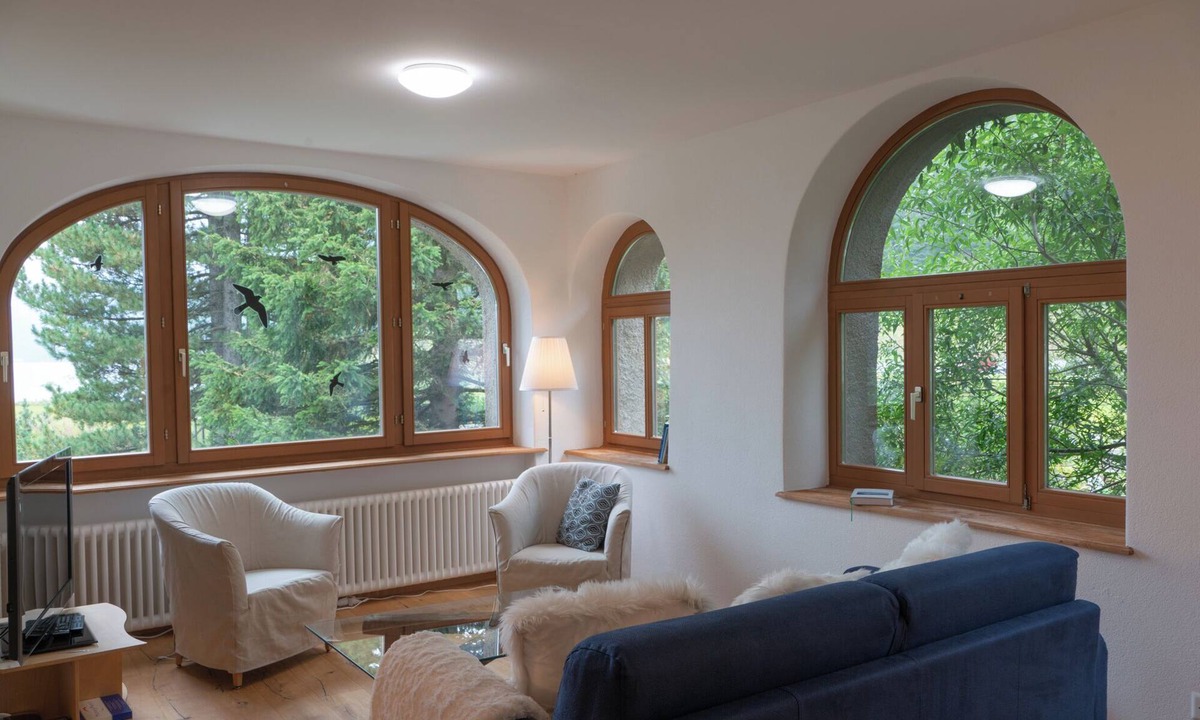 Sils-Maria Apartment | Chesa Clos – Apartment with Lake View & Large Private Garden
