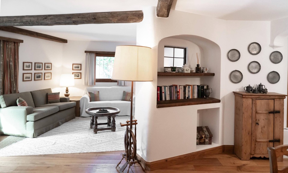 Sils-Maria Apartment | Chesa Curtinella 13 – Spacious 5.5-room flat with garden