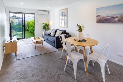 Riccarton Apartment | Chic Riccarton Stay with Parking, Outdoor Space