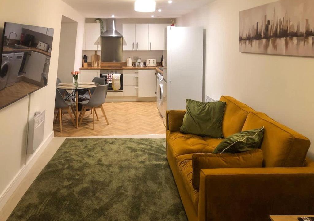 Derby Apartment | City Centre Penthouse, Free Parking, Sleep 4