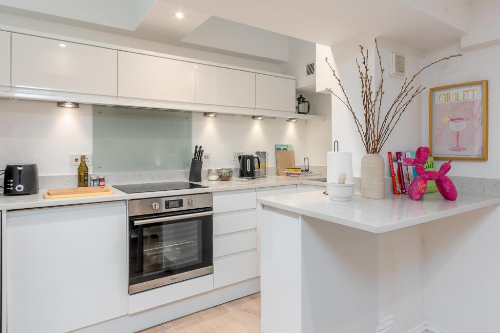 Leamington Spa Apartment | Clarendon Place - Stunning 1BD in Leamington Spa