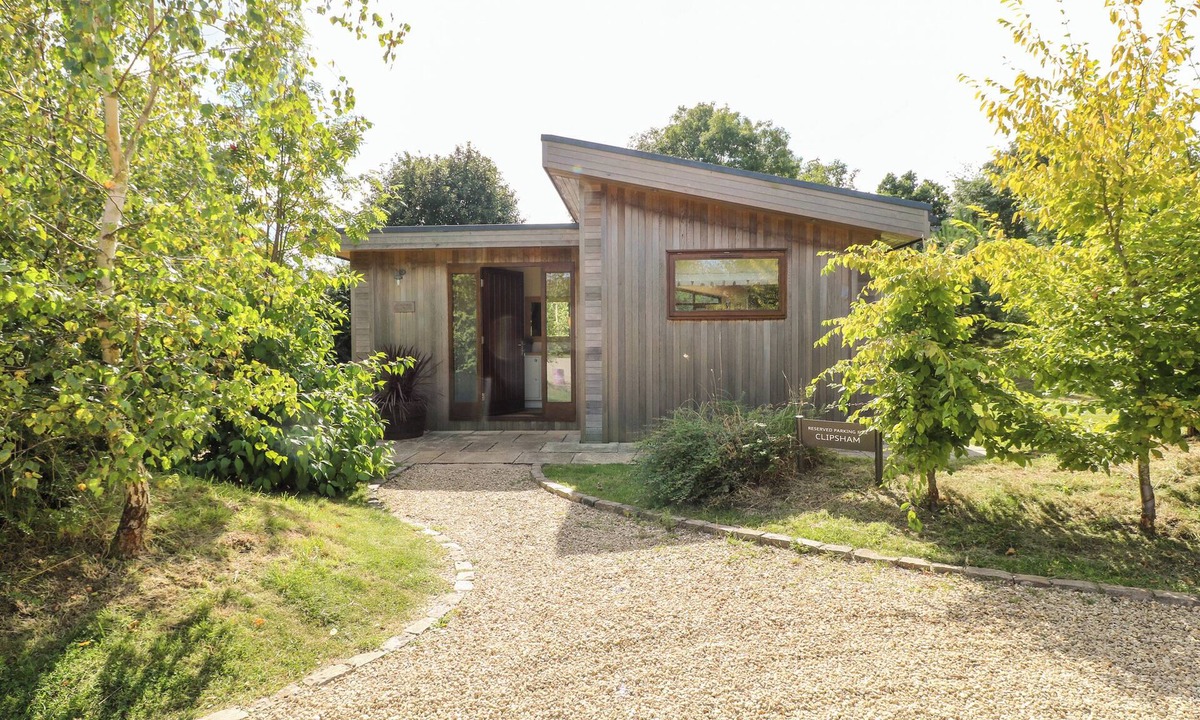Exton Cottage | CLIPSHAM, pet friendly, with open fire in Exton, Rutland