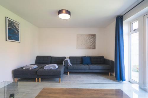 Woodford Halse House | Comfortable 3 Bedroom Home w Garden and Parking