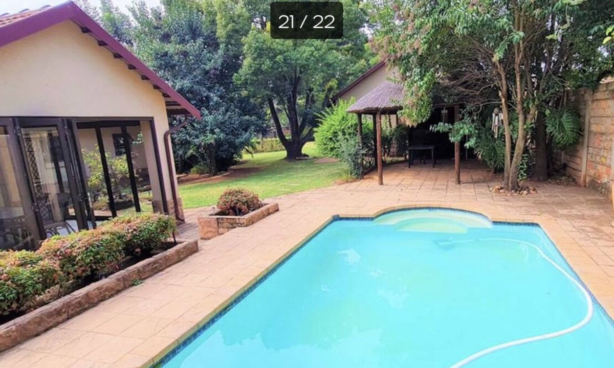 Eldoraigne House | Comfortable and spacious holiday home with beautiful garden