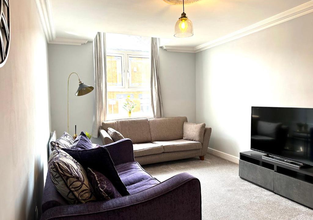 Derby Apartment | Comfortable City Apartment