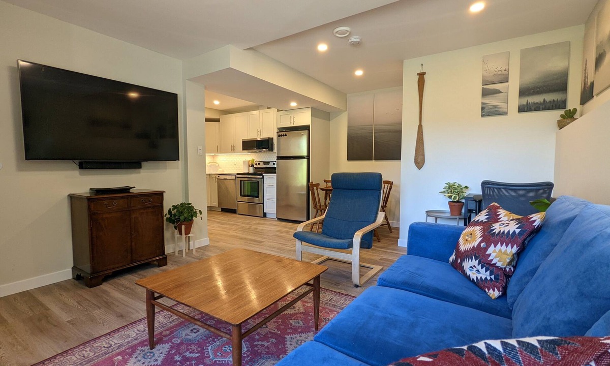 Cowichan Bay House | Comfortable one bedroom by the ocean