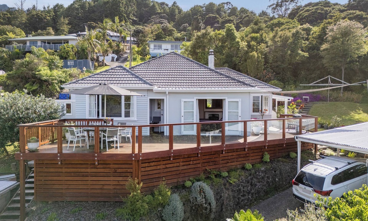 Coromandel House | Coro Harbour View - Coromandel Holiday Home