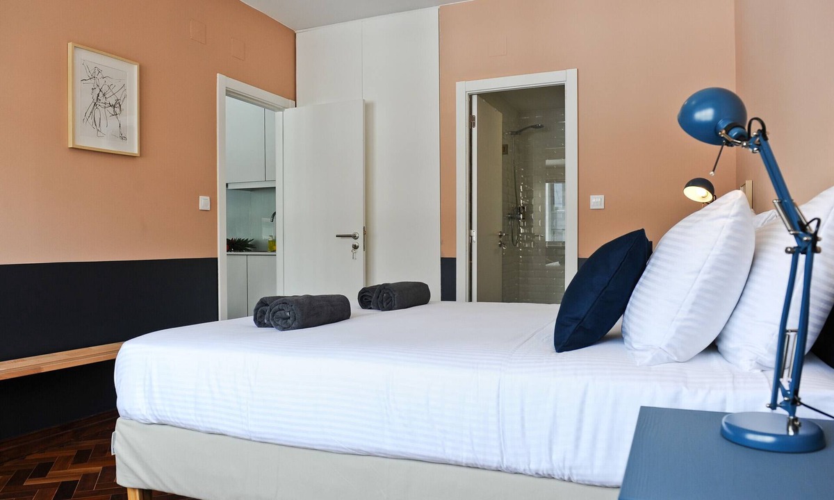 Santo Antonio Apartment | Cosmopolitan Comfort in Lisbon (4A)- by Misha's Pl