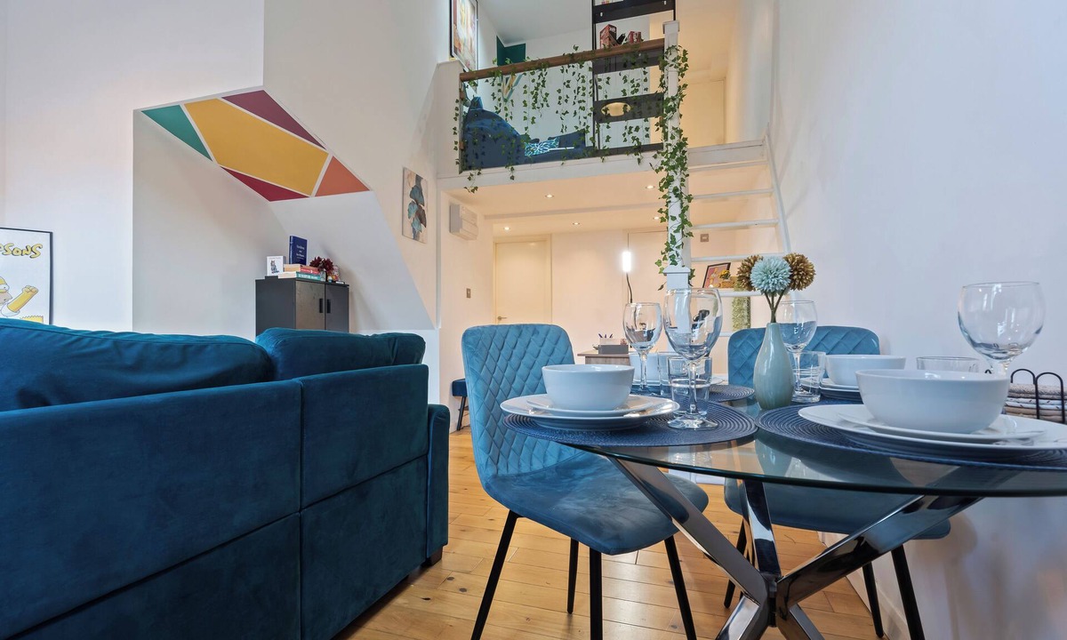 Haggerston Apartment | COSY 1 BED w/LOFT | Sleeps 5 |Close To Stations | The Simpson’s Theme