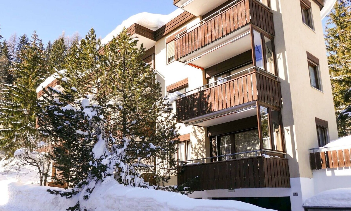 Davos Apartment | Cosy apartment for 4 people with WIFI, TV, terrace, panoramic view and parking