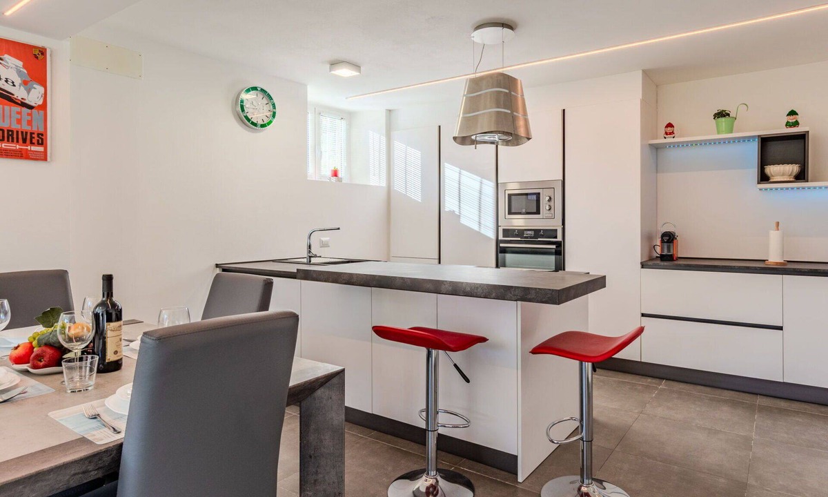 Dongo Apartment | Cosy apartment for 4 people with hot tub, WIFI, TV and terrace