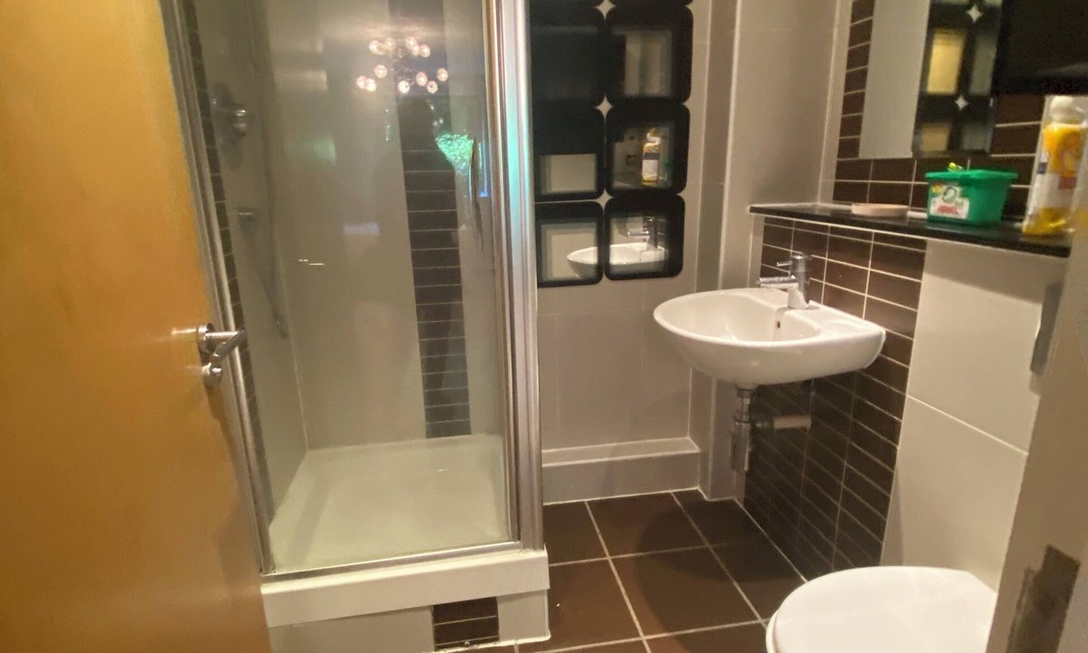 Park Royal Apartment | Cosy Double room - Central LinenCentral Line directly to Oxford Circus