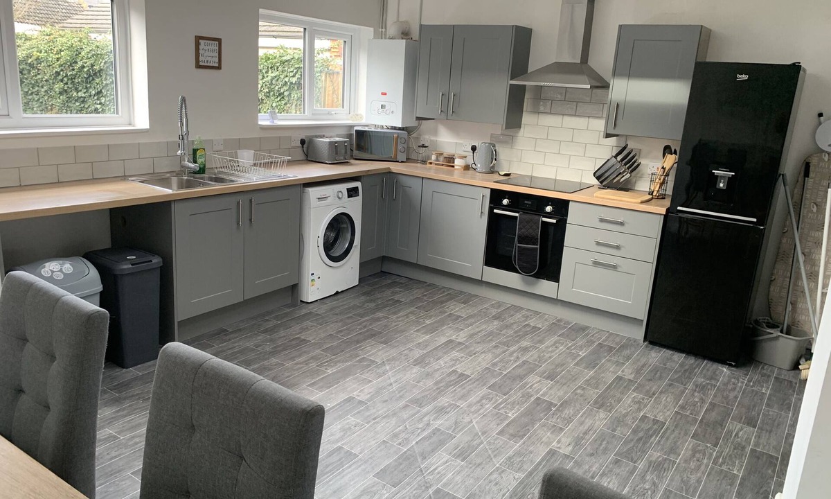 Awsworth House | Cosy House sleeps up to 7. Contractors/Families