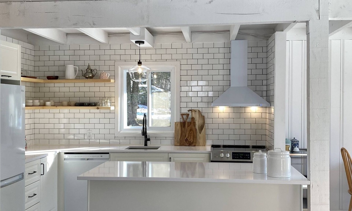Sutton Ski Chalet | Cozy cottage life on a quiet road between the village and Mont Sutton 🎿🚴‍♂️🌟