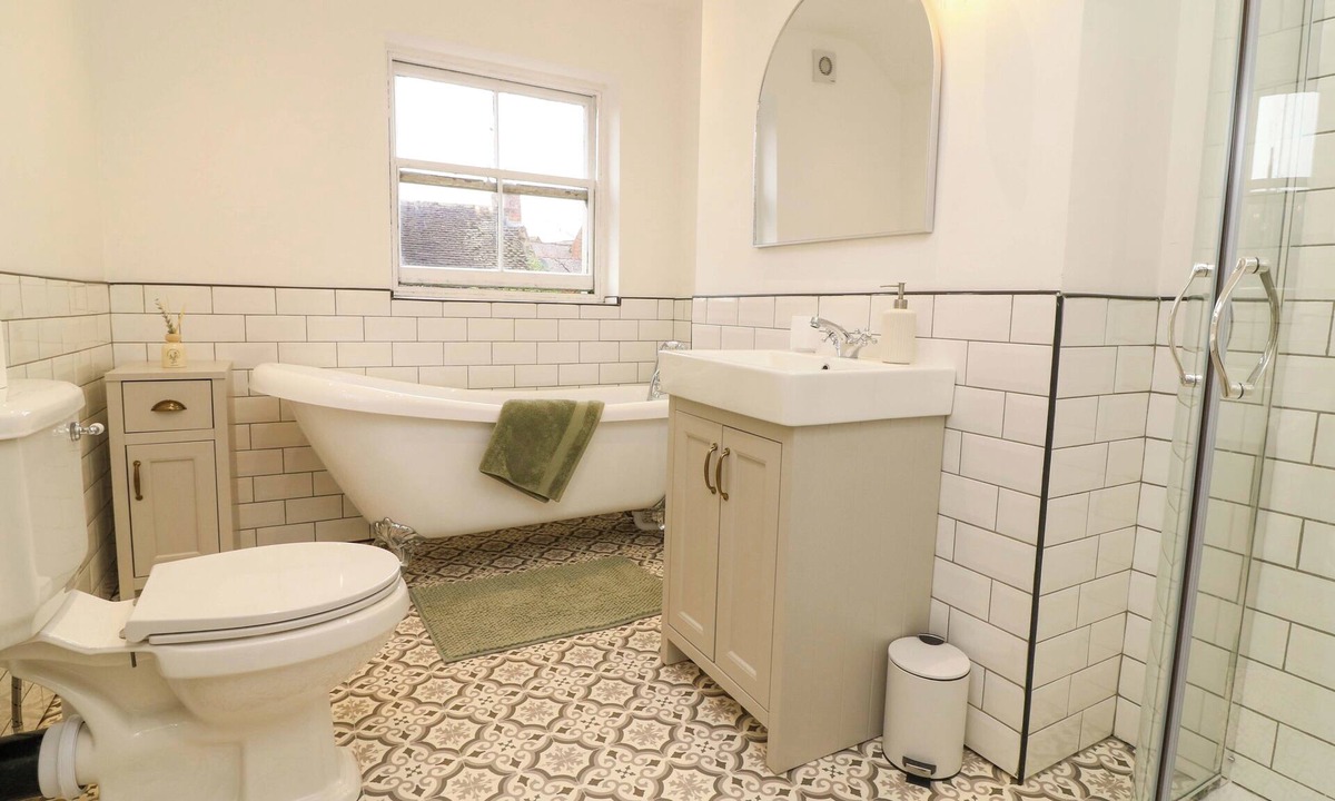 Belper Cottage | CROWN COTTAGE, pet friendly, with a garden in Belper